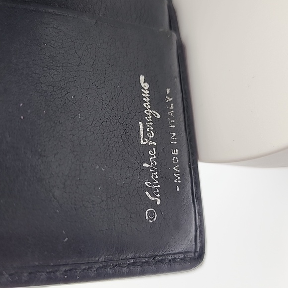 Salvatore Farrigamo Black Designer Embossed Leather Bag With COA - Picture 13 of 15